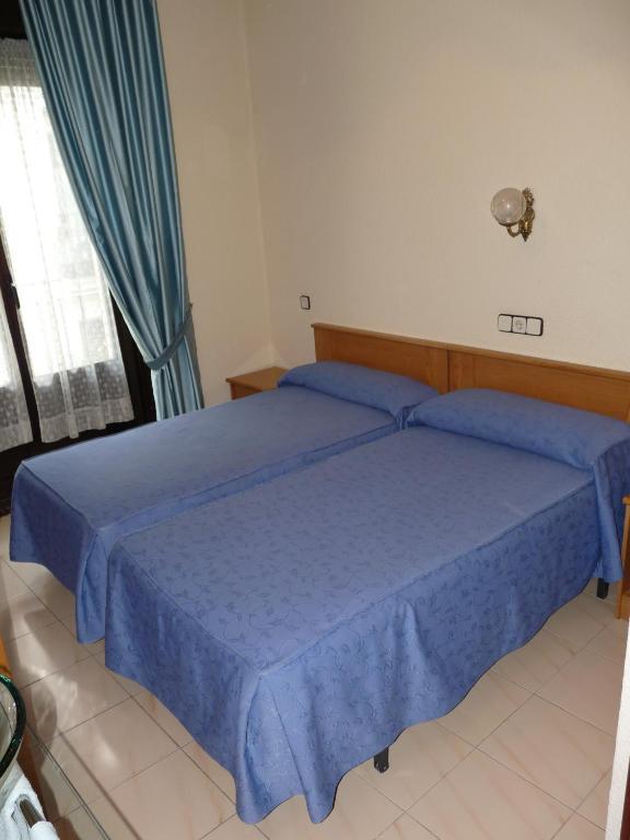 Hostal Fernandez Madrid Ruang foto